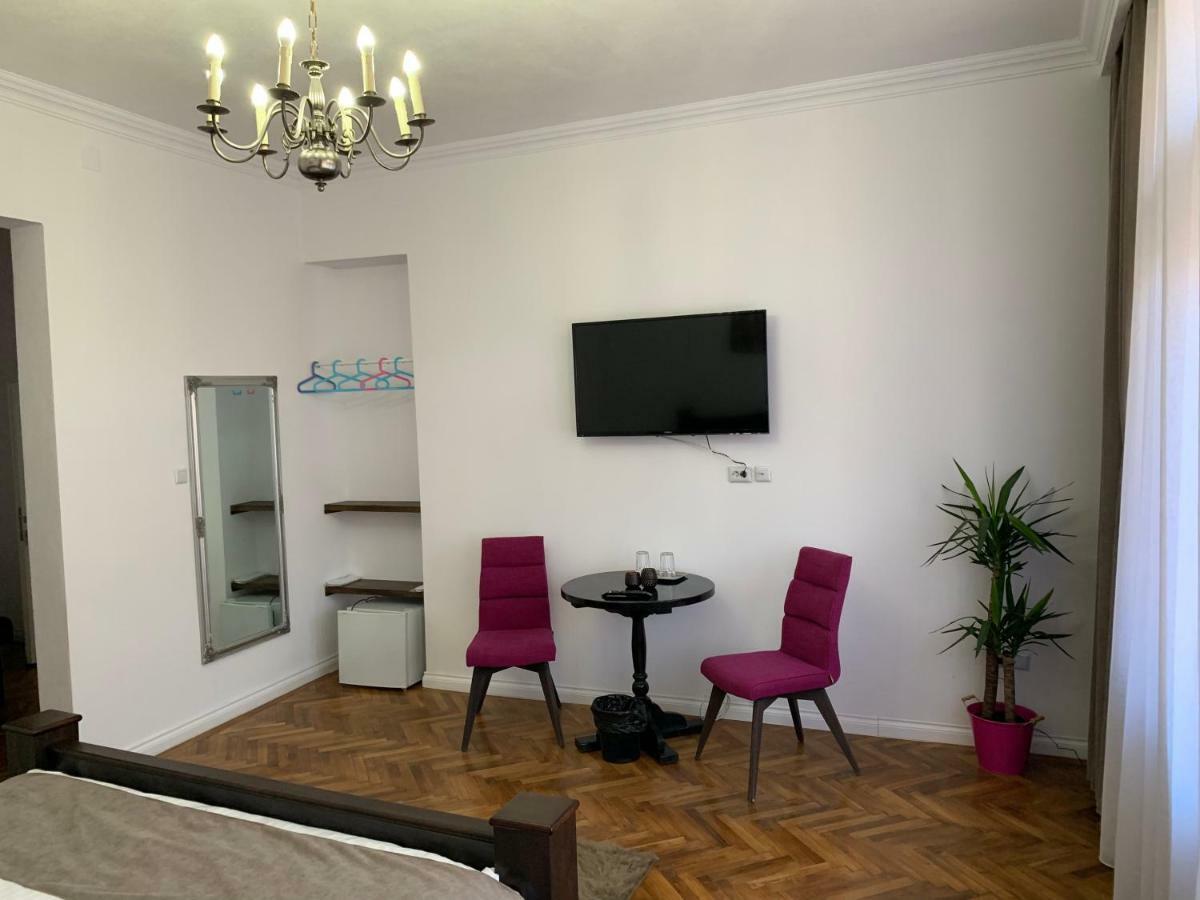 Hotel Aleea Teilor Câmpulung Zewnętrze zdjęcie