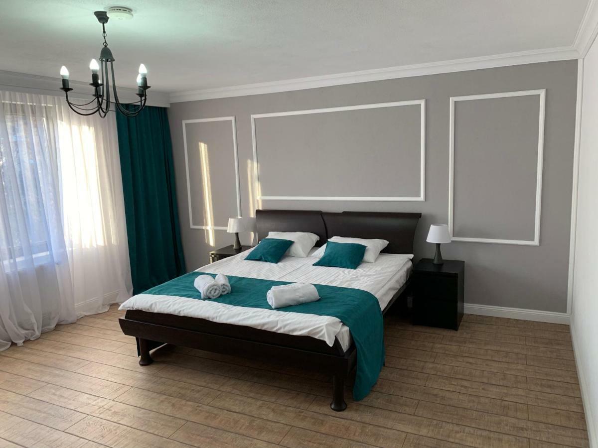 Hotel Aleea Teilor Câmpulung Zewnętrze zdjęcie