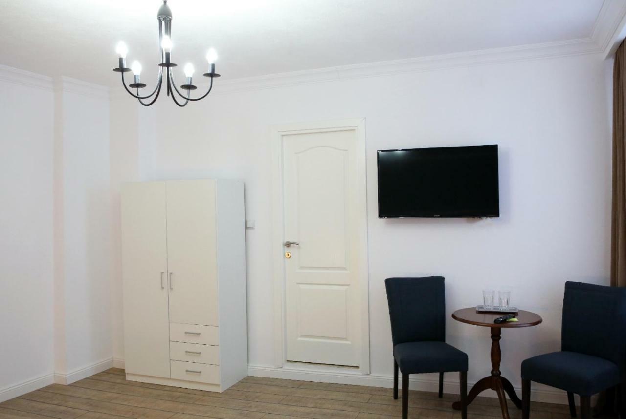 Hotel Aleea Teilor Câmpulung Zewnętrze zdjęcie